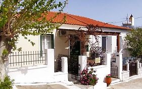 Kontos-Traditional House In Andros Beach
